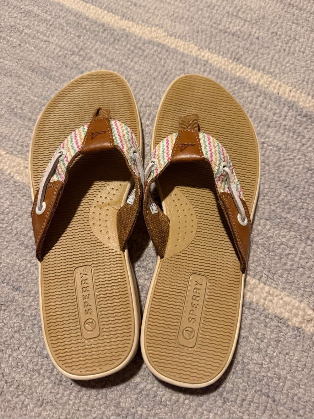 NWOT Sperry Seafish Colorful Fabric/leather strap flip flop size 6.5